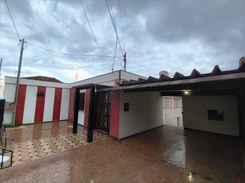 Casa Residencial para locacao no Uvaranas em Ponta Grossa com 108m² por R$ 3.750,00
