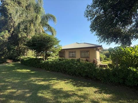 Casa Residencial para locacao no Uvaranas em Ponta Grossa com 150m² por R$ 3.125,00