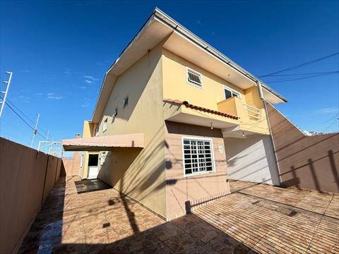 Sobrado para locacao no Jardim Carvalho em Ponta Grossa com 182m² por R$ 3.750,00