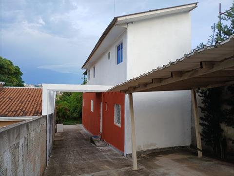 Sobrado para venda no Contorno em Ponta Grossa com 249,56m² por R$ 300.000,00