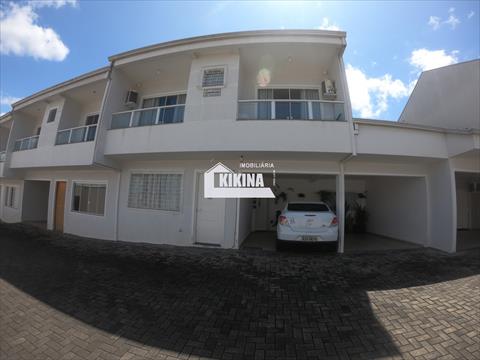 Sobrado para venda no Uvaranas em Ponta Grossa com 162m² por R$ 550.000,00