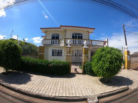 Sobrado para venda no Uvaranas em Ponta Grossa com 300m² por R$ 1.200.000,00