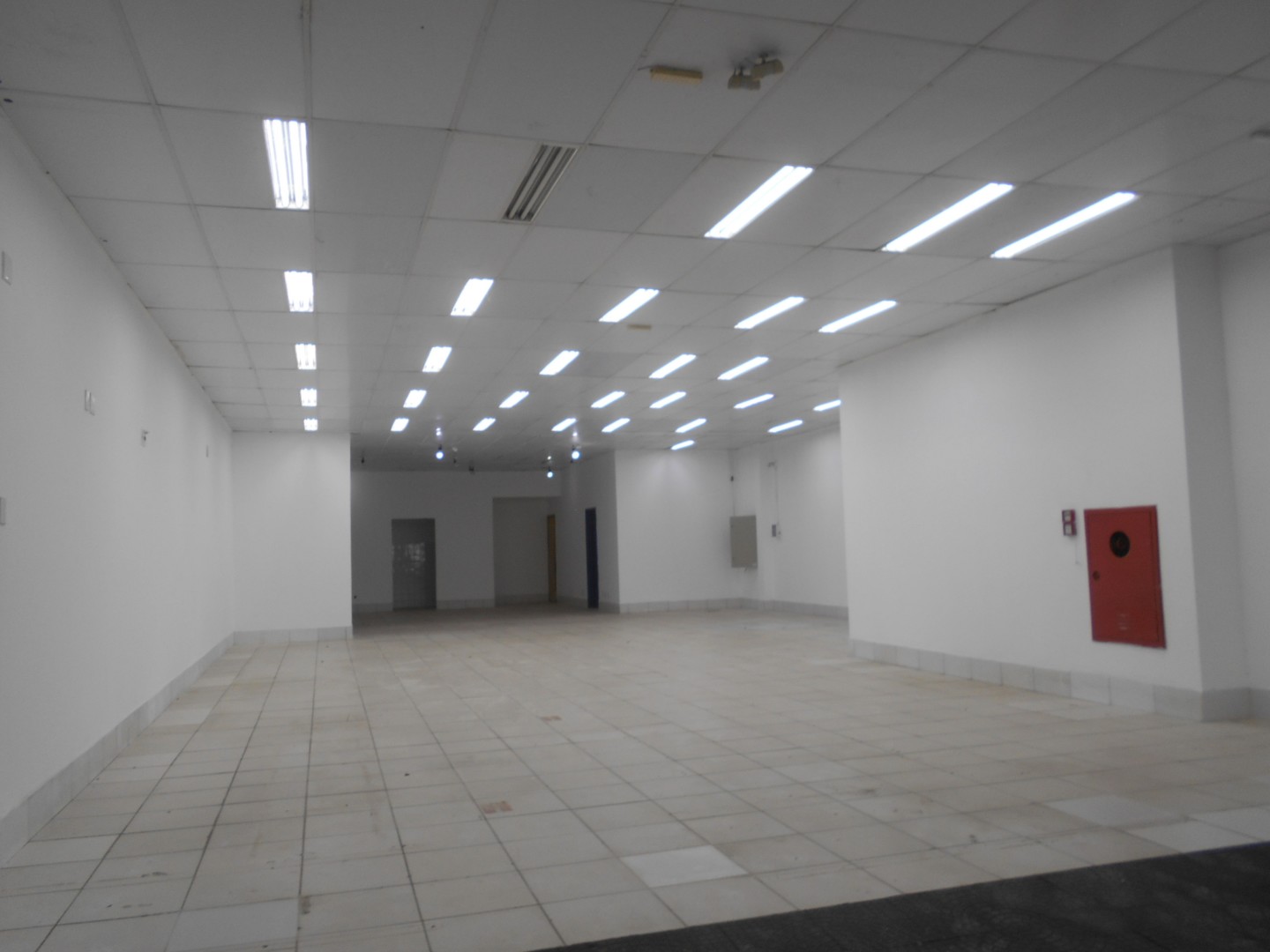 Salão para locacao no Centro em Limeira com 0m² por R$ 20.000,00