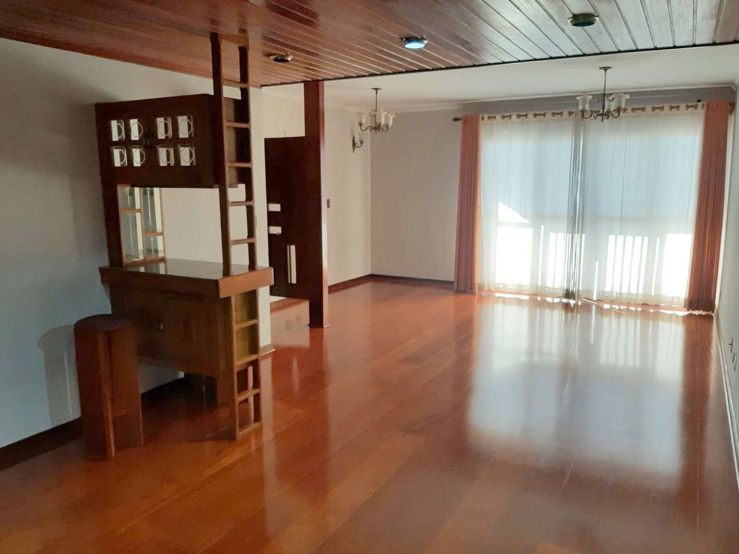 Apartamento para locacao no Centro em Limeira com 0m² por R$ 2.500,00