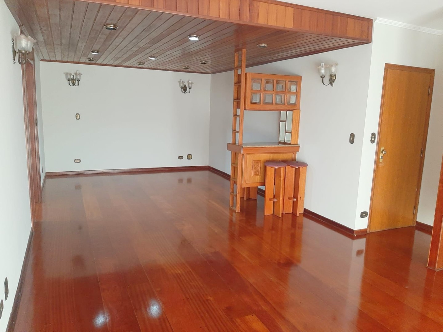 Apartamento para locacao no Centro em Limeira com 0m² por R$ 2.500,00