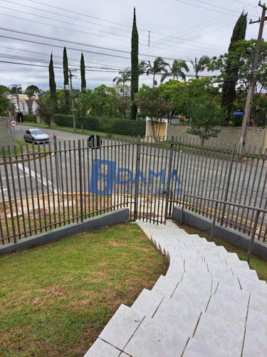 Casa à venda em Guabirotuba, Curitiba — Imobiliária Razão