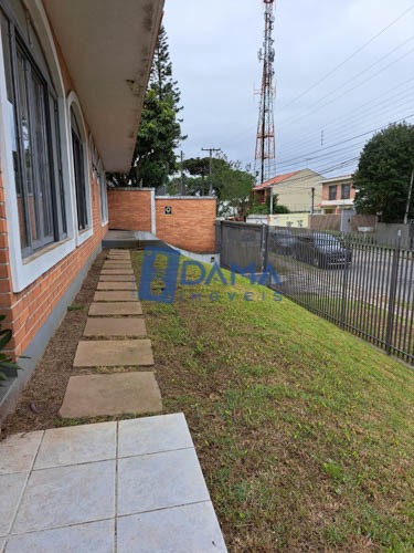 Casa à venda em Guabirotuba, Curitiba — Imobiliária Razão