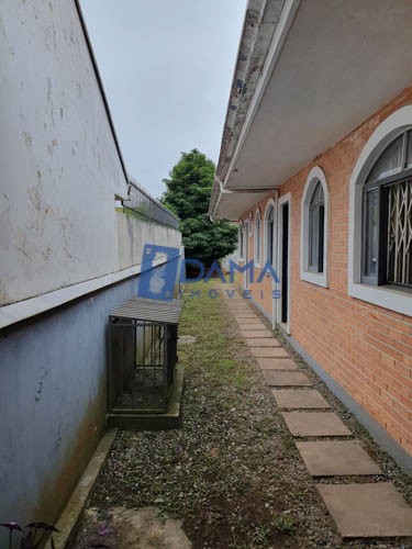 Casa à venda em Guabirotuba, Curitiba — Imobiliária Razão