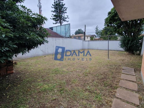 Casa à venda em Guabirotuba, Curitiba — Imobiliária Razão