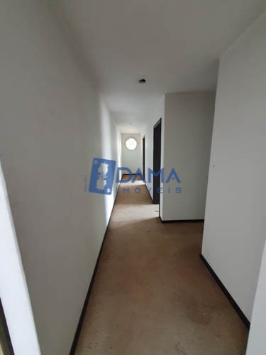 Casa à venda em Guabirotuba, Curitiba — Imobiliária Razão
