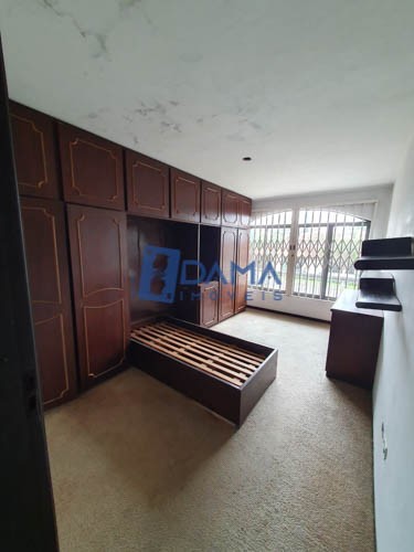 Casa à venda em Guabirotuba, Curitiba — Imobiliária Razão