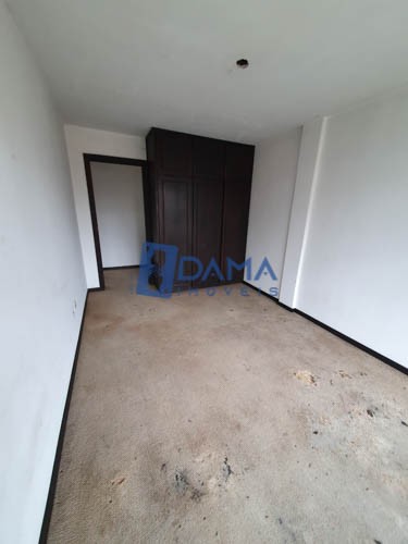 Casa à venda em Guabirotuba, Curitiba — Imobiliária Razão