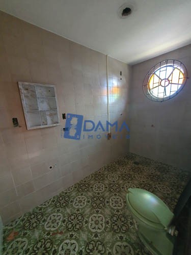 Casa à venda em Guabirotuba, Curitiba — Imobiliária Razão