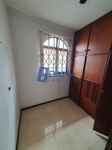 Casa à venda em Guabirotuba, Curitiba — Imobiliária Razão