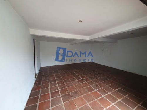Casa à venda em Guabirotuba, Curitiba — Imobiliária Razão
