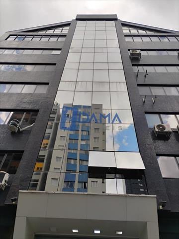 Apartamento para locacao no Centro em Curitiba com 47m² por R$ 2.415,00