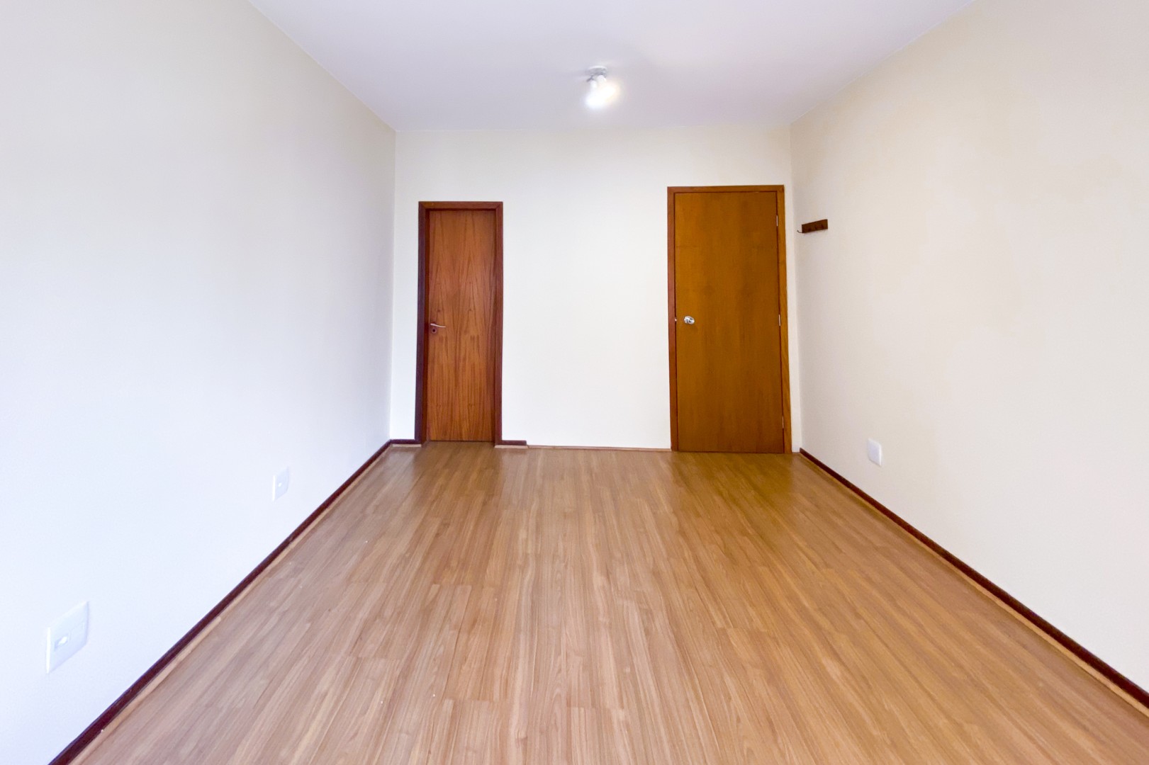 Gonzaga Imóveis Curitiba - Conjunto Comercial Centro Cívico 