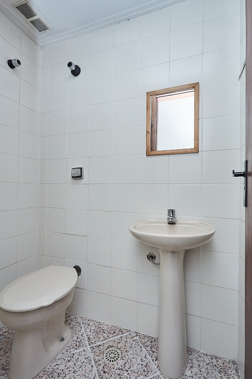 Gonzaga Imóveis Curitiba-Sala Centro-Locação-Lavabo