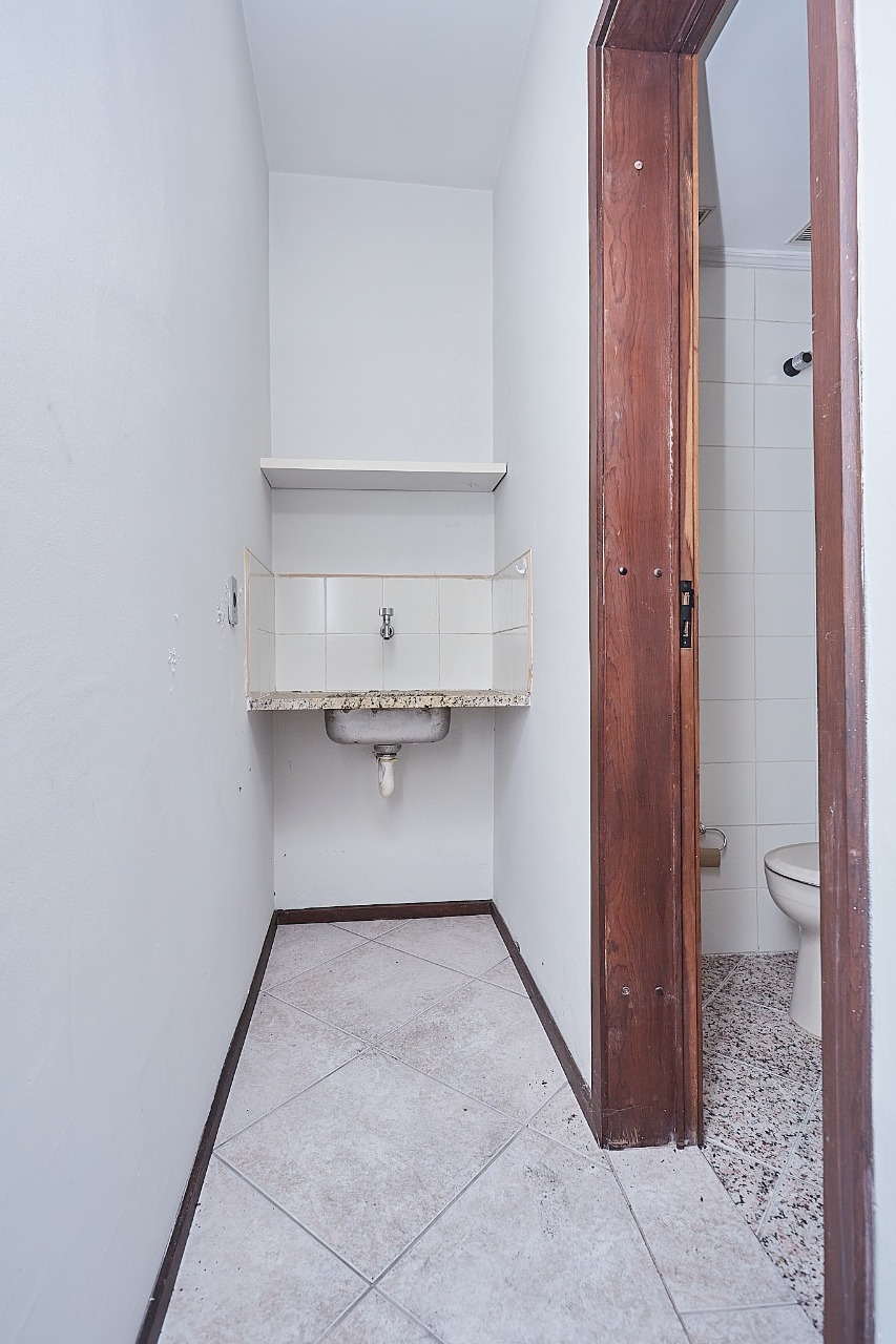 Gonzaga Imóveis Curitiba-Sala Centro-Locação-Lavabo