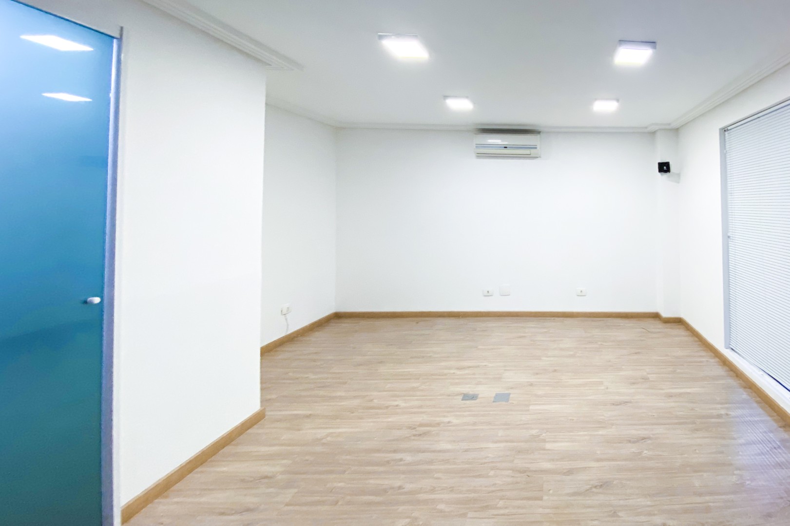 Gonzaga Imóveis Curitiba - Loja 1 Sala Centro - Locação - Té