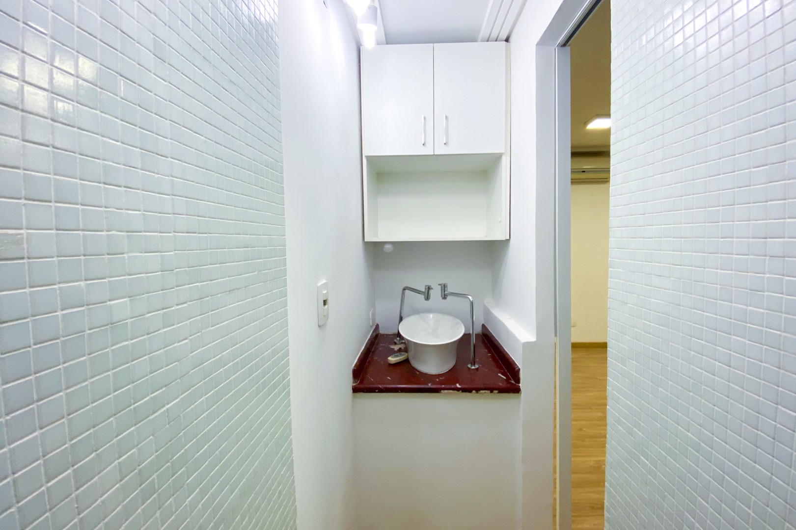 Gonzaga Imóveis Curitiba - Loja 1 Sala Centro - Locação - Ba