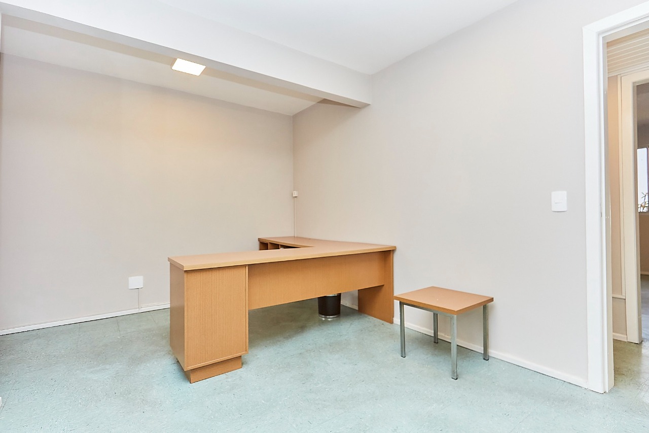 Gonzaga Imóveis Curitiba-Conjunto comercial 8 Salas Centro-L