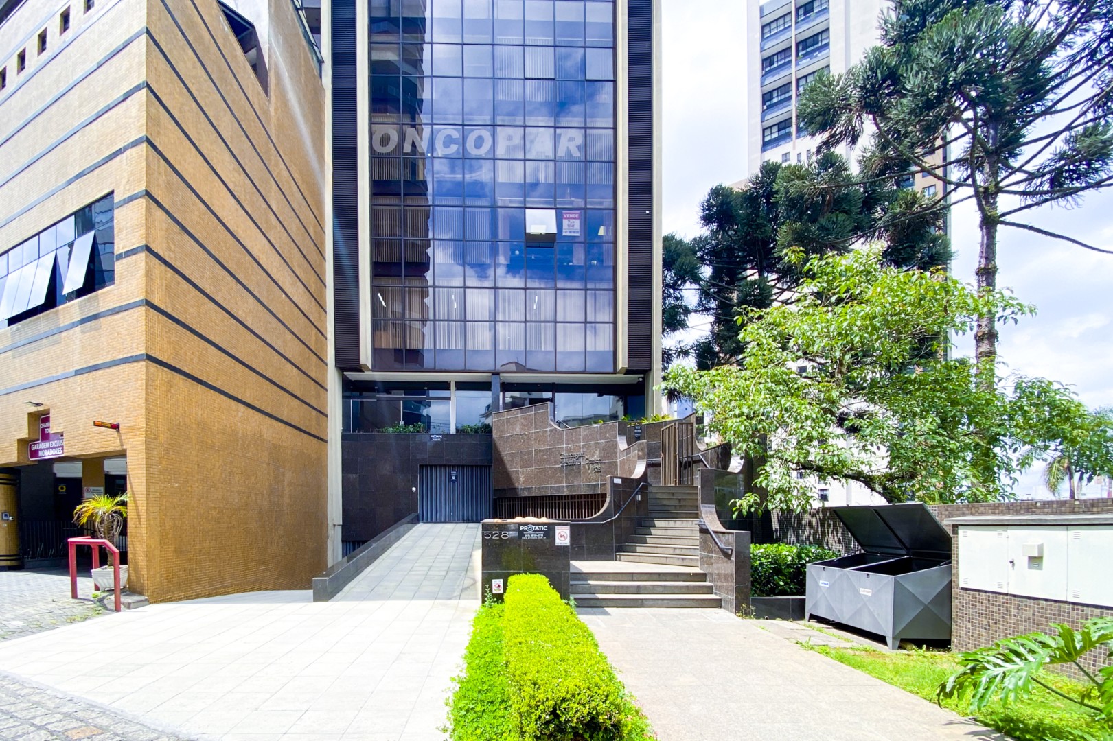 Gonzaga Imóveis Curitiba - Conjunto Comercial Mercês - Locaç