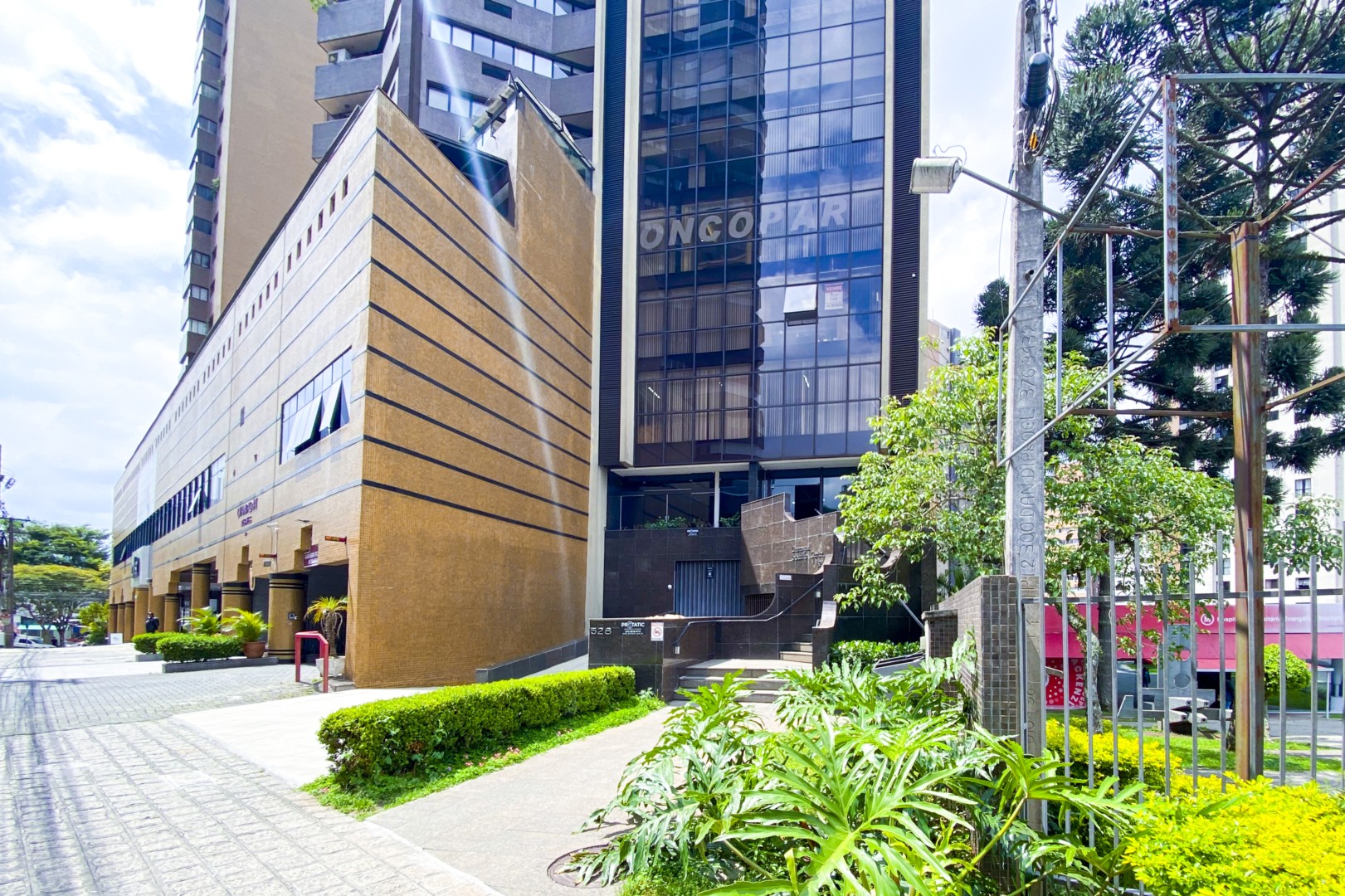 Gonzaga Imóveis Curitiba - Conjunto Comercial Mercês - Locaç