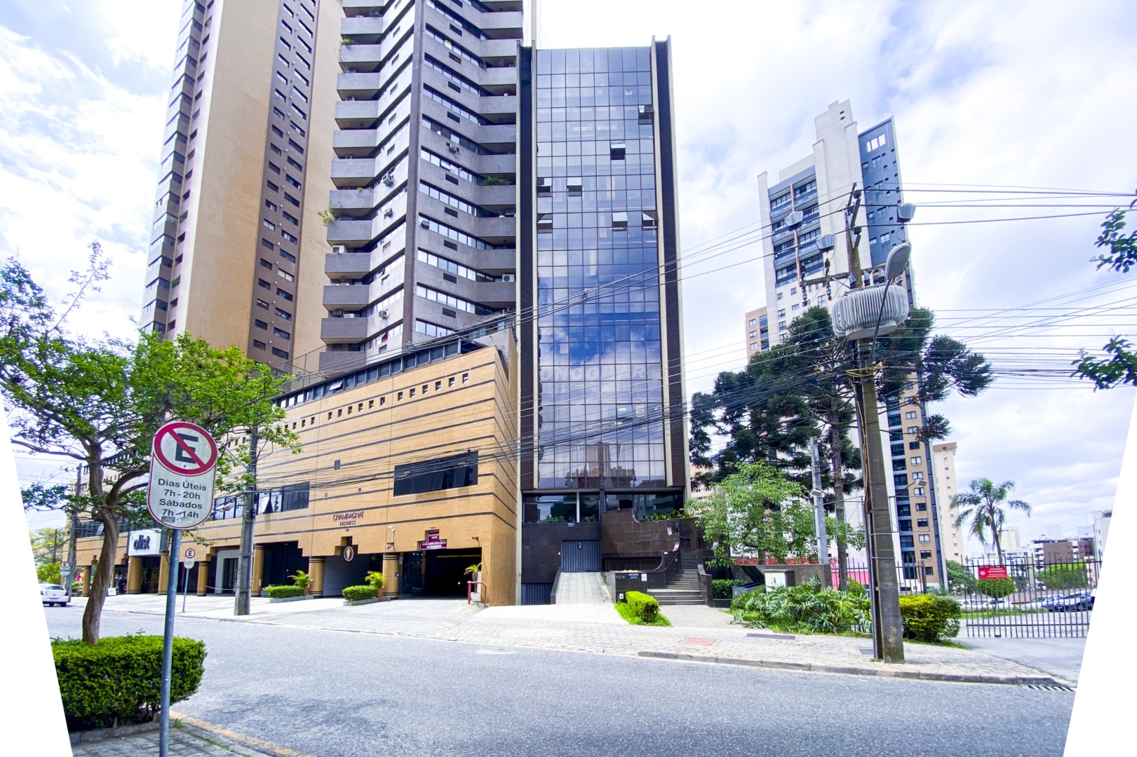 Gonzaga Imóveis Curitiba - Conjunto Comercial Mercês - Locaç