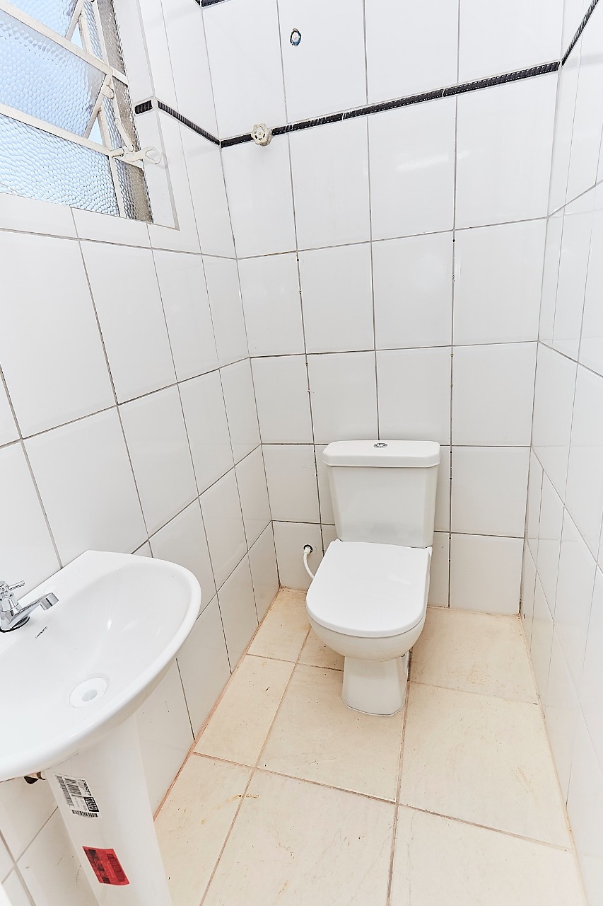 Gonzaga Imóveis Curitiba-Loja Lindóia-Locação-Lavabo
