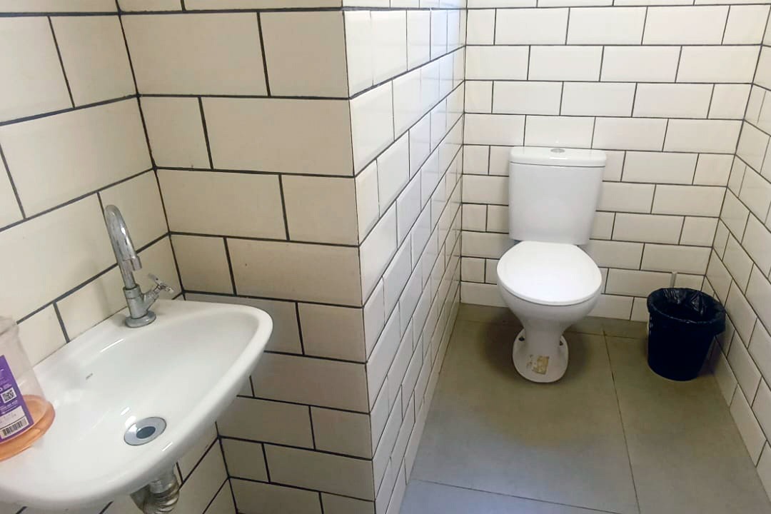 Gonzaga Imóveis Curitiba-Loja 1 Sala- Centro - Locação-Banhe