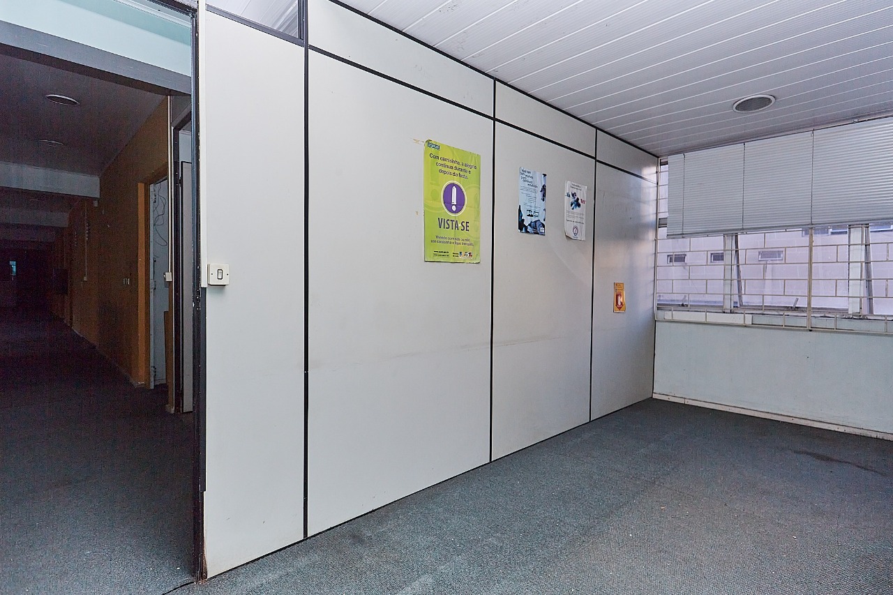 Gonzaga Imóveis Curitiba-Conjunto Comercial 9 Salas Centro-L