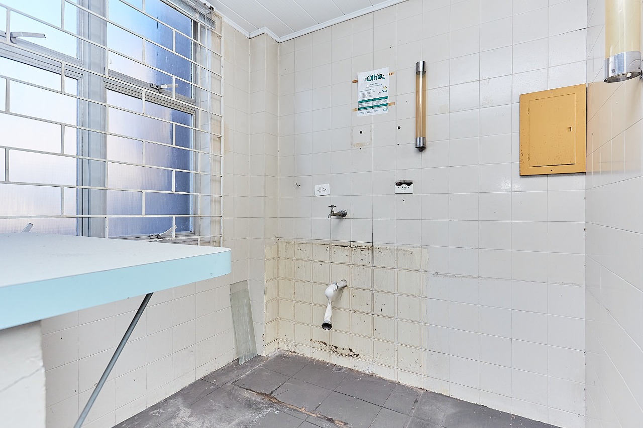 Gonzaga Imóveis Curitiba-Conjunto Comercial 9 Salas Centro-L