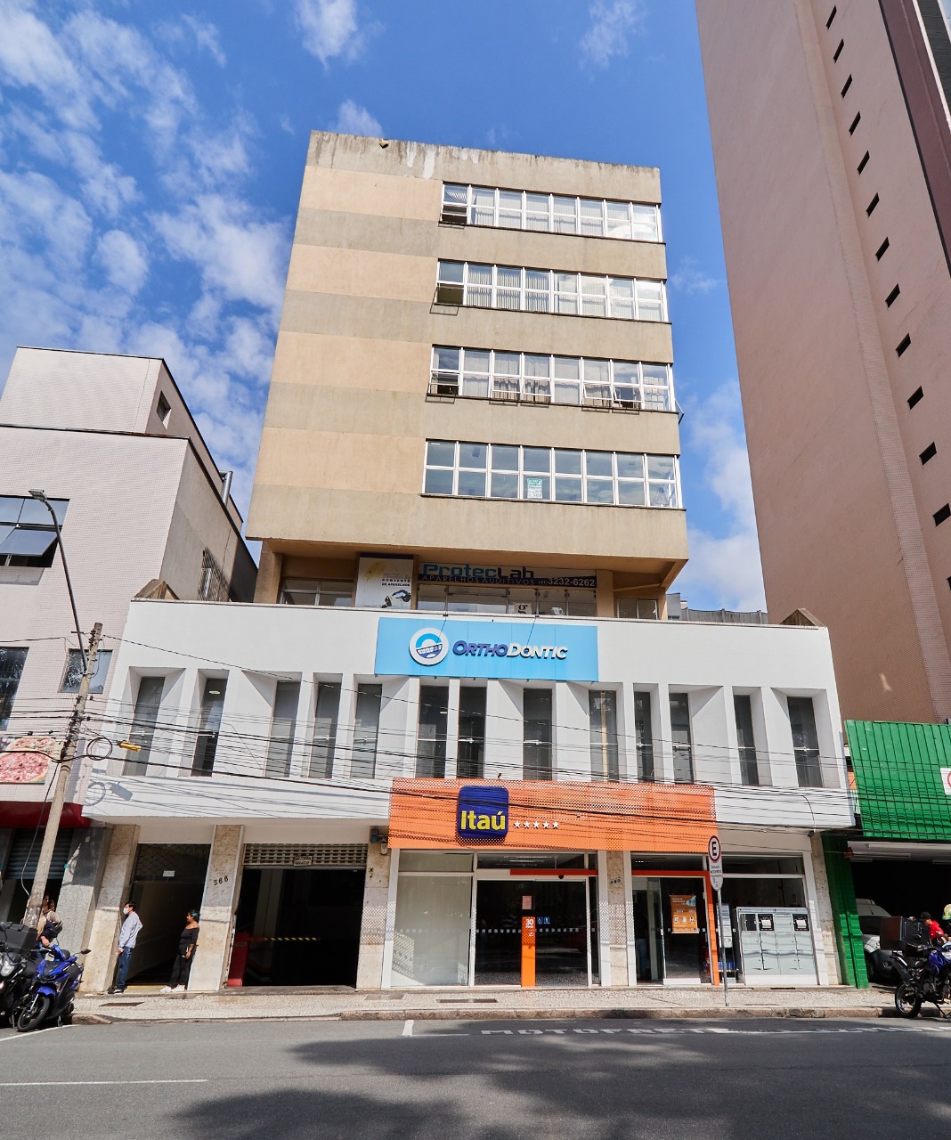 Gonzaga Imóveis Curitiba-Conjunto Comercial 9 Salas Centro-L