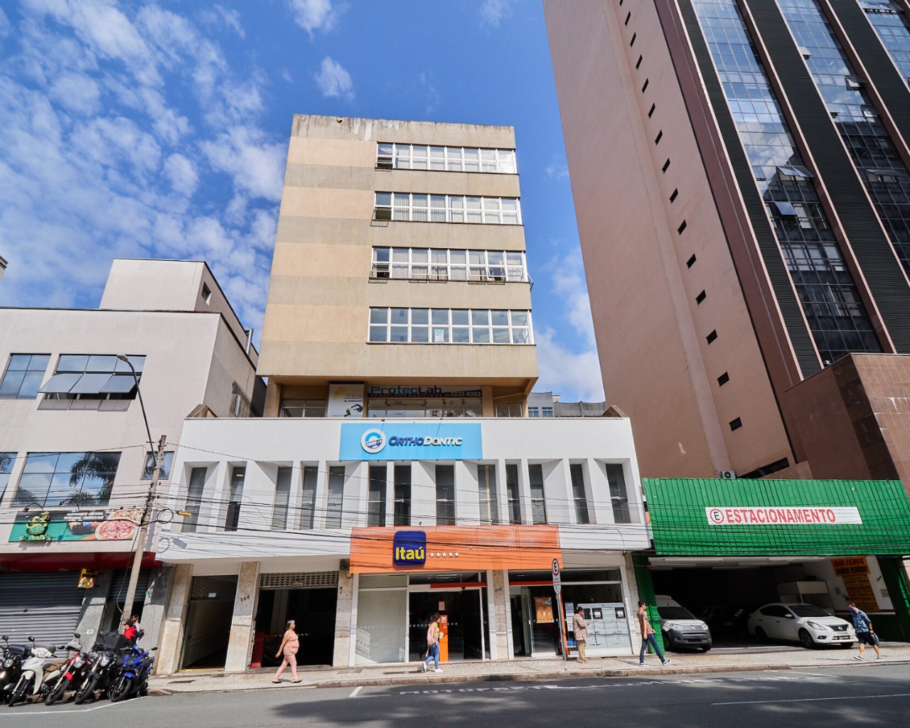 Gonzaga Imóveis Curitiba-Conjunto Comercial 9 Salas Centro-L
