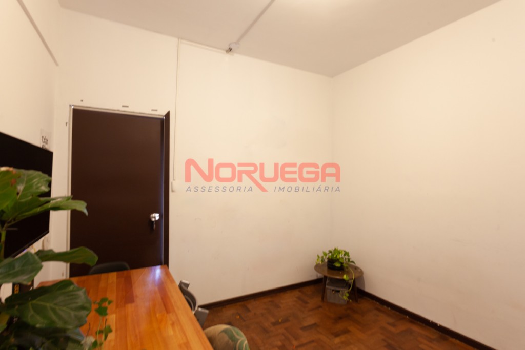 Apartamento para venda no Centro em Curitiba com 88,50m² por R$ 290.000,00
