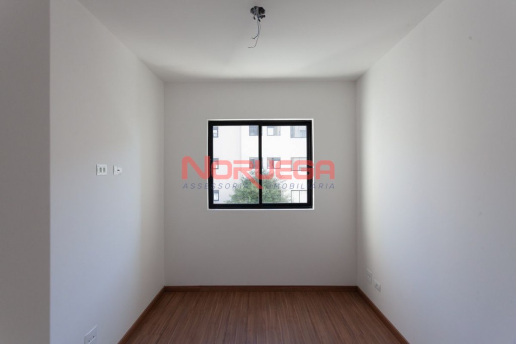 Apartamento para venda no Capao Raso em Curitiba com 82,08m² por R$ 380.000,00