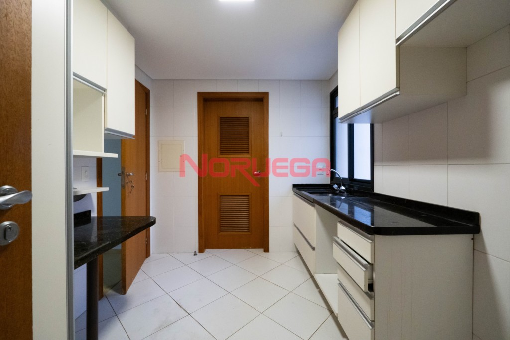 Apartamento para venda no Batel em Curitiba com 138,25m² por R$ 950.000,00