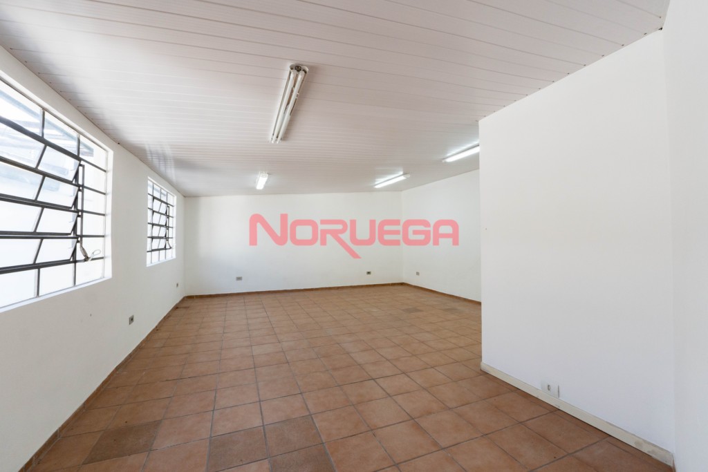 Barracão para locacao no Hauer em Curitiba com 840,00m² por R$ 20.000,00
