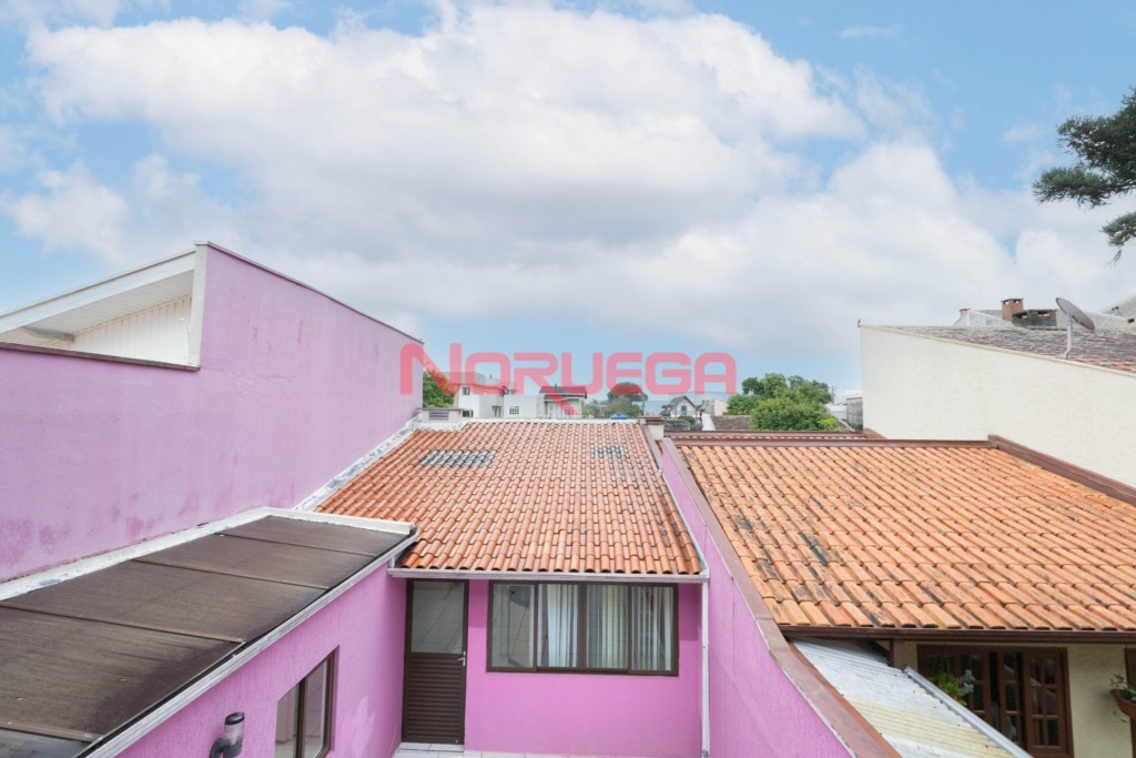Sobrado para venda no Xaxim em Curitiba com 153,60m² por R$ 730.000,00