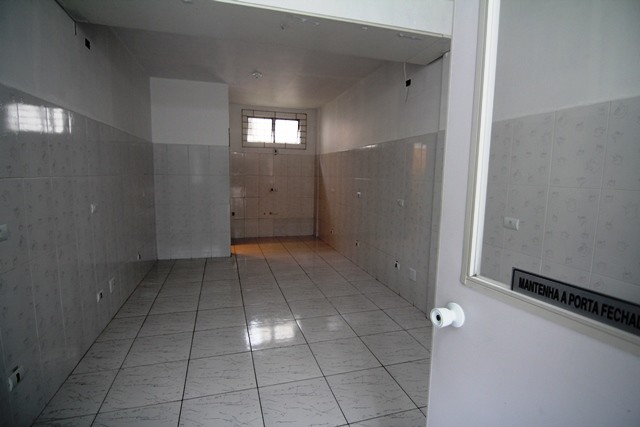 Loja para locacao no Portao em Curitiba com 30,24m² por R$ 1.720,00