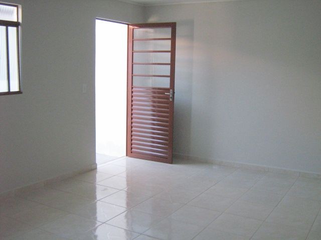 Casa Residencial para locacao no Fazendinha em Curitiba com 38,00m² por R$ 941,00
