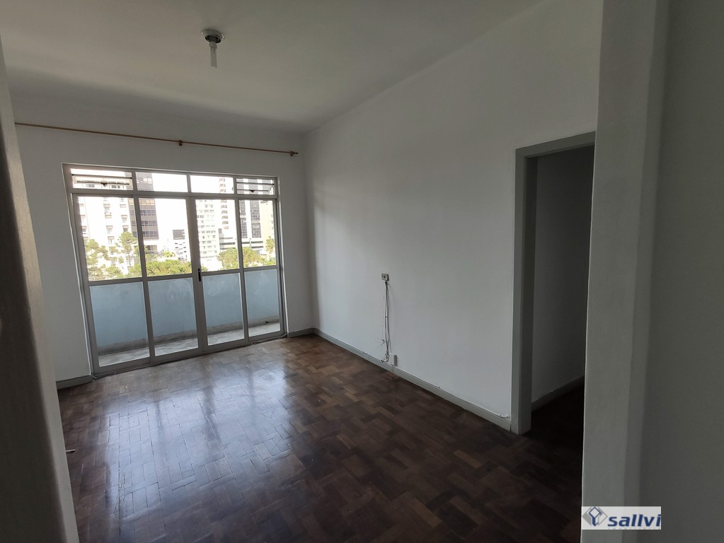 Apartamento para locacao no Centro em Curitiba com 100,00m² por R$ 2.653,00