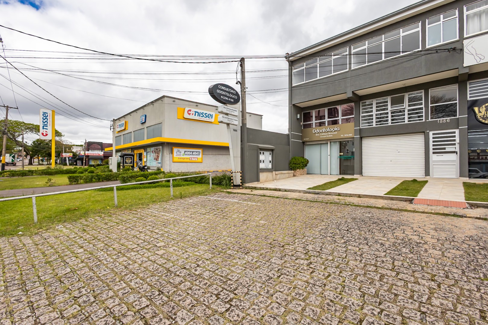 Loja para locacao no Guabirotuba em Curitiba com 58,00m² por R$ 3.320,00