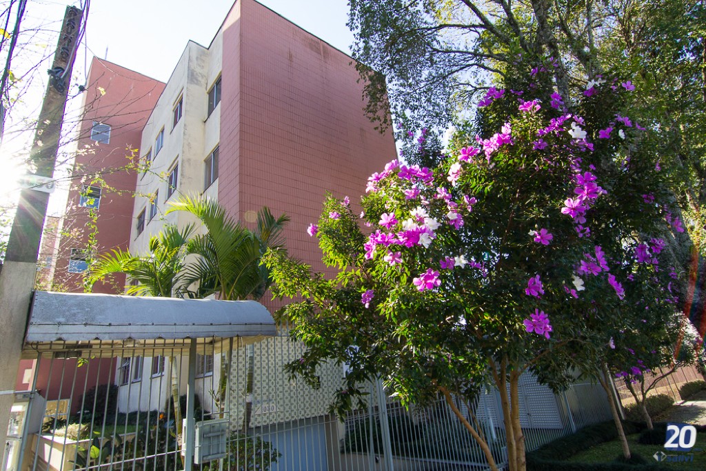 Apartamento para locacao no Agua Verde em Curitiba com 110,02m² por R$ 2.520,00