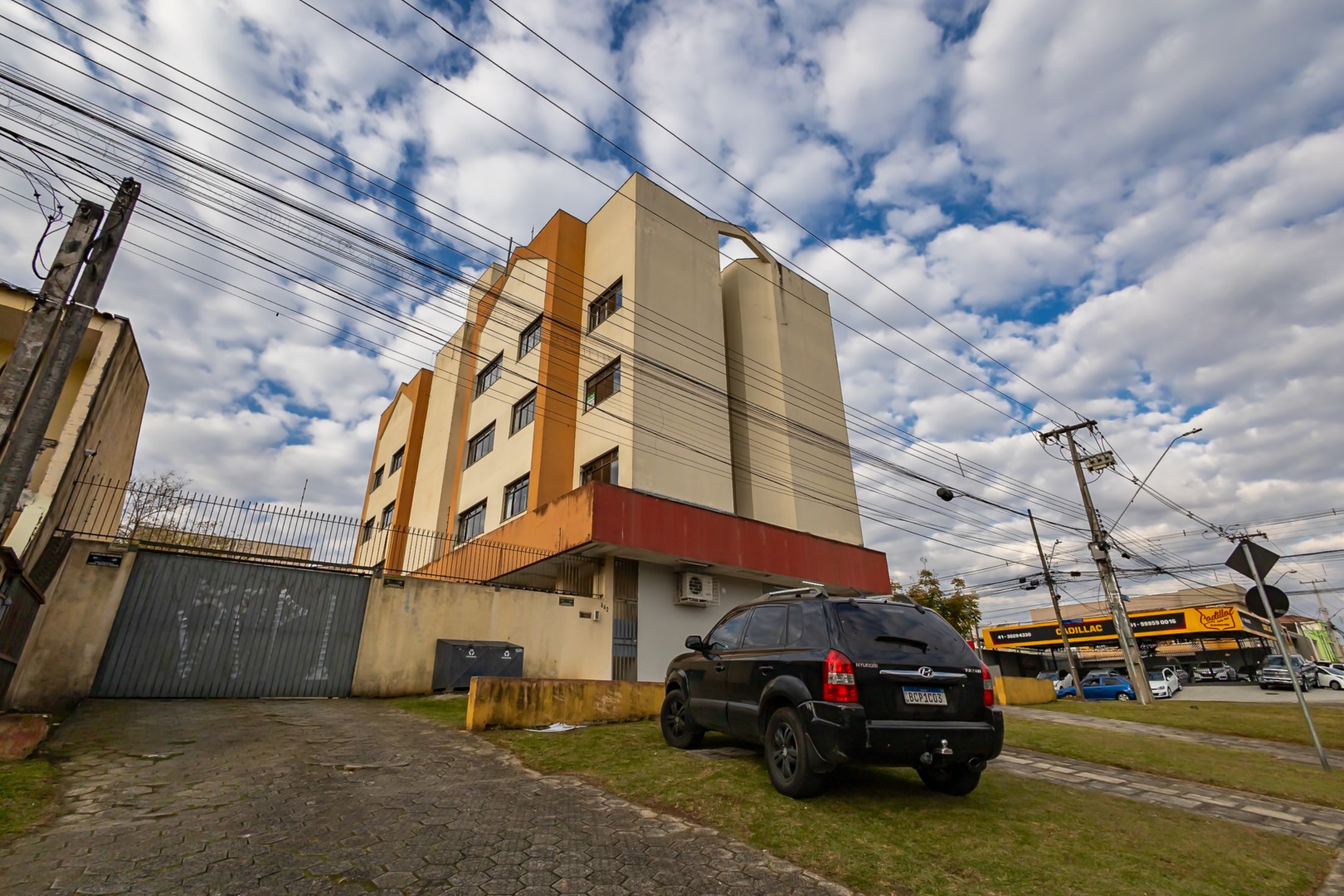 Apartamento para locacao no Fazendinha em Curitiba com 75,00m² por R$ 2.386,00