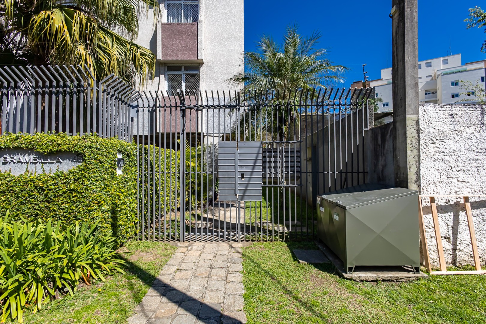 Apartamento para locacao no Cabral em Curitiba com 111,20m² por R$ 3.320,00