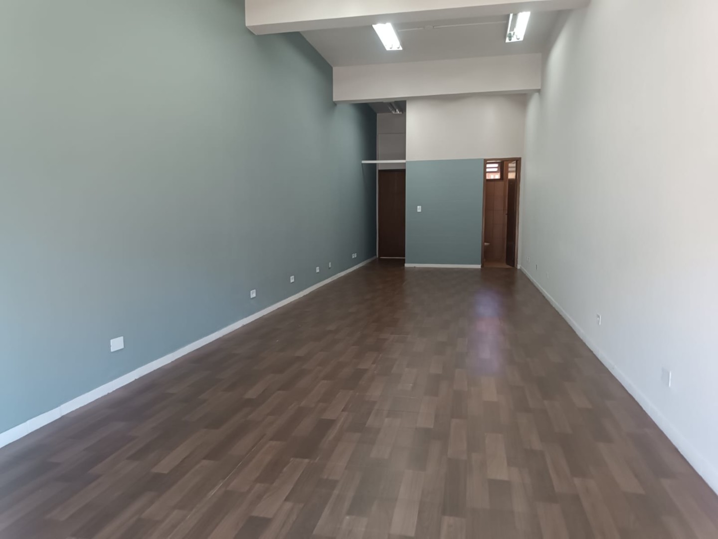 Loja para locacao no Centro em Curitiba com 50,00m² por R$ 2.000,00