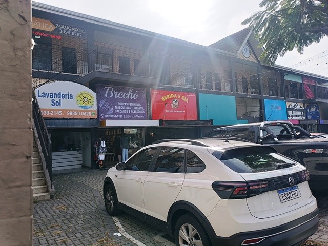 Cjto Comercial/sala para locacao no Novo Mundo em Curitiba com 40,00m² por R$ 1.600,00