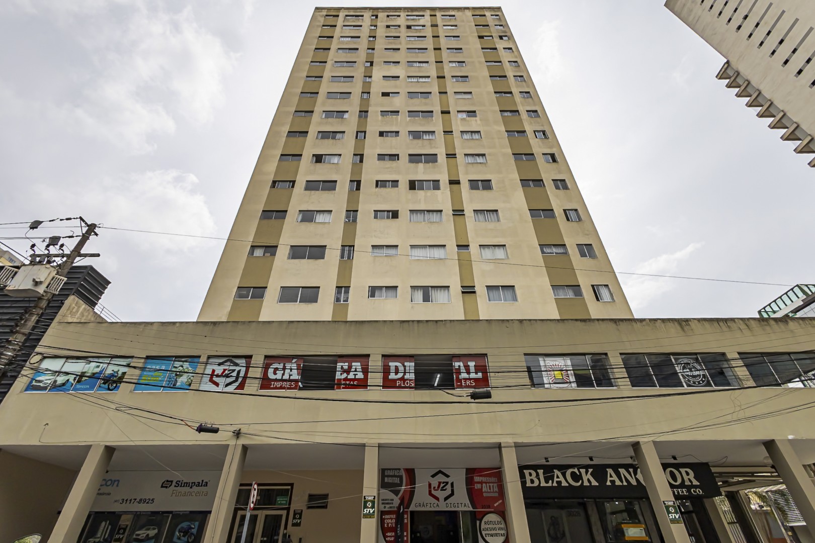 Apartamento para locacao no Reboucas em Curitiba com 59,90m² por R$ 2.120,00